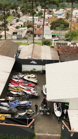 Vista aérea da oficina 4 Barras Jets